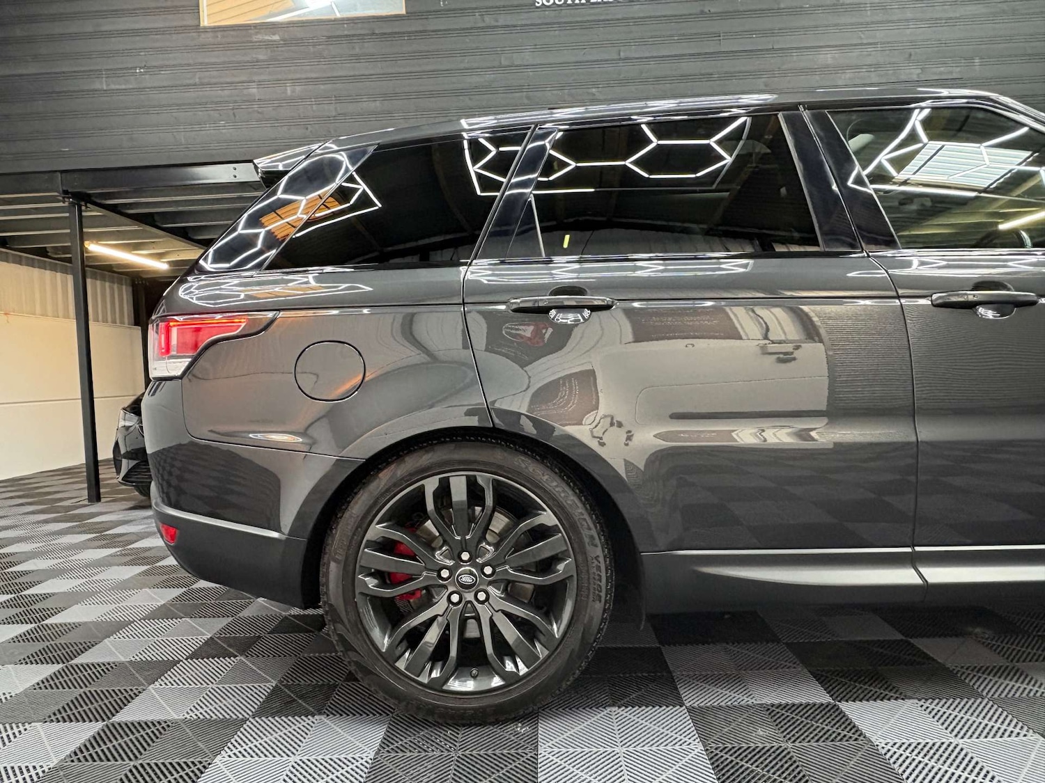 Used Land Rover Range Rover Sport 2017 for sale - 76391881: Photo 10