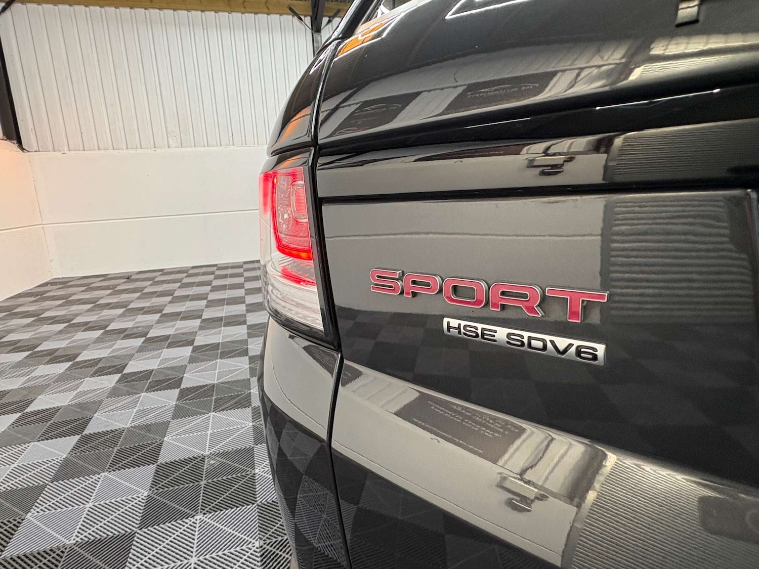 Used Land Rover Range Rover Sport 2017 for sale - 76391881: Photo 12