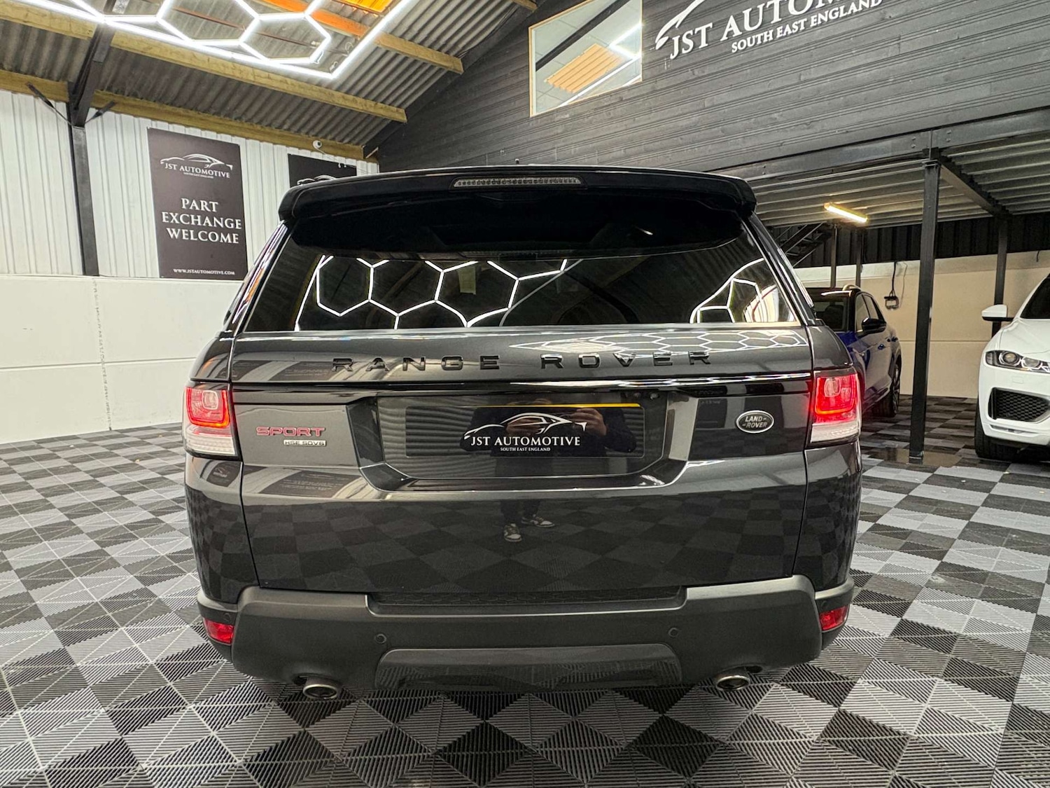 Used Land Rover Range Rover Sport 2017 for sale - 76391881: Photo 14