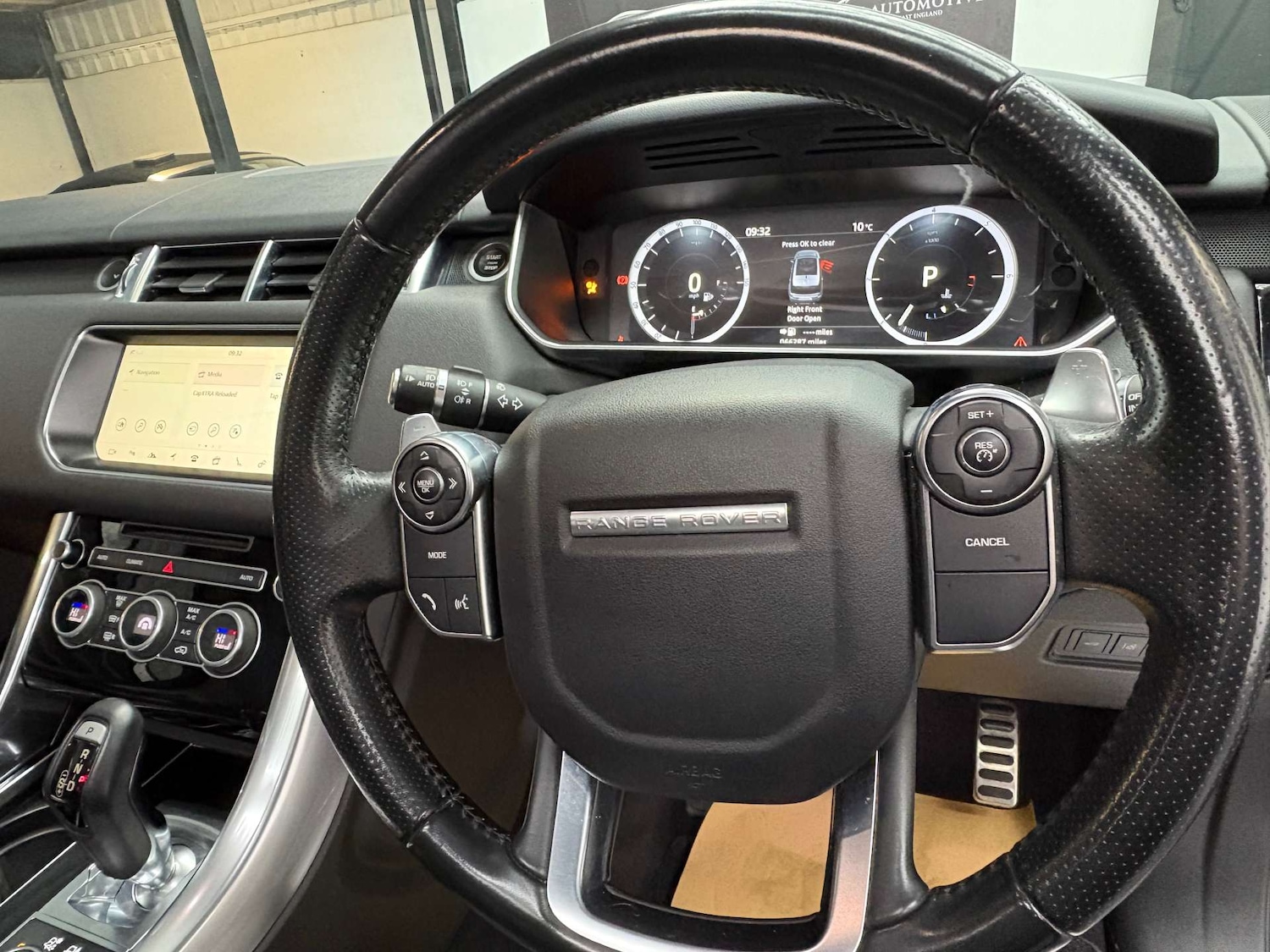 Used Land Rover Range Rover Sport 2017 for sale - 76391881: Photo 16