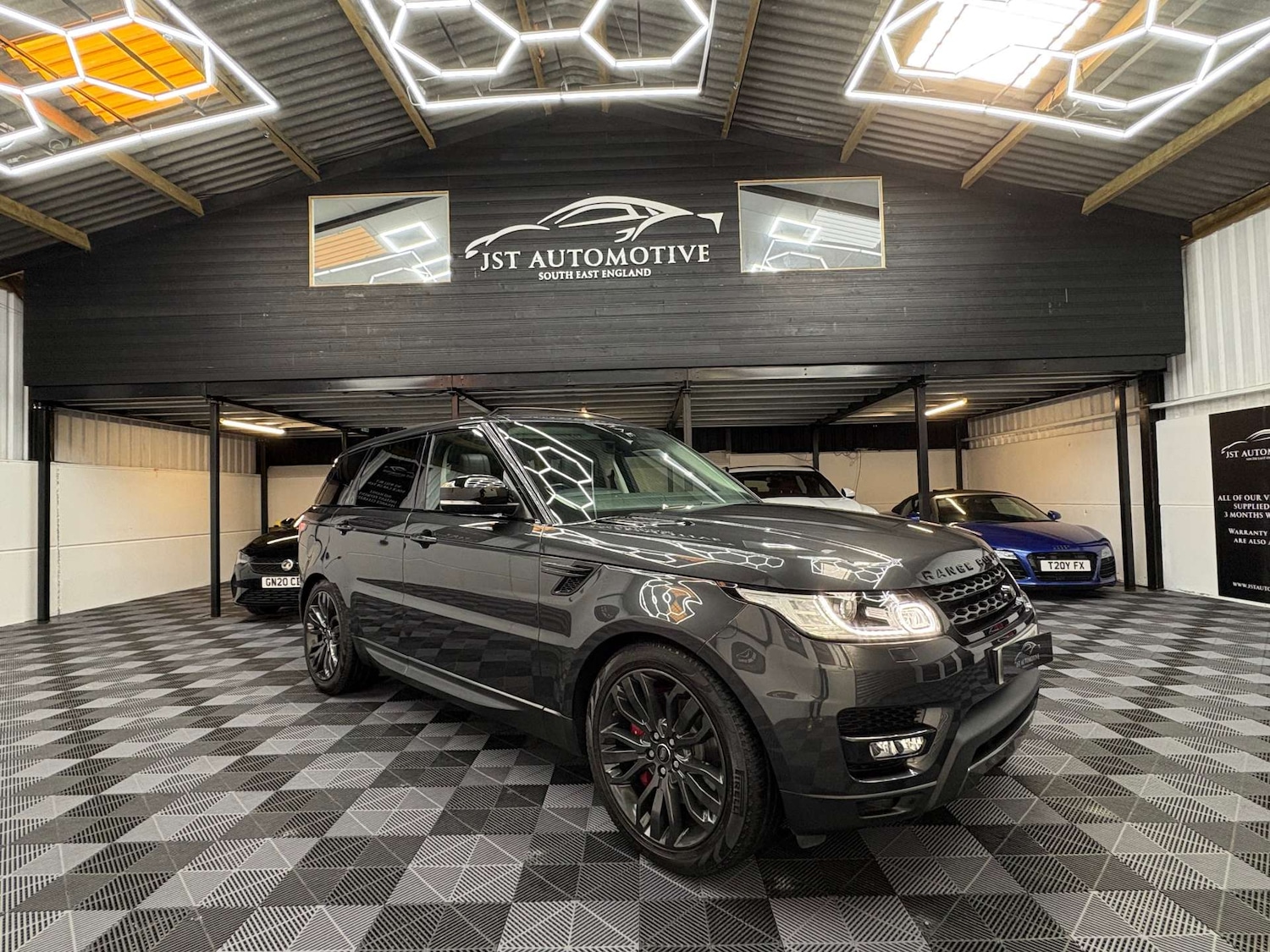 Used Land Rover Range Rover Sport 2017 for sale - 76391881: Photo 4