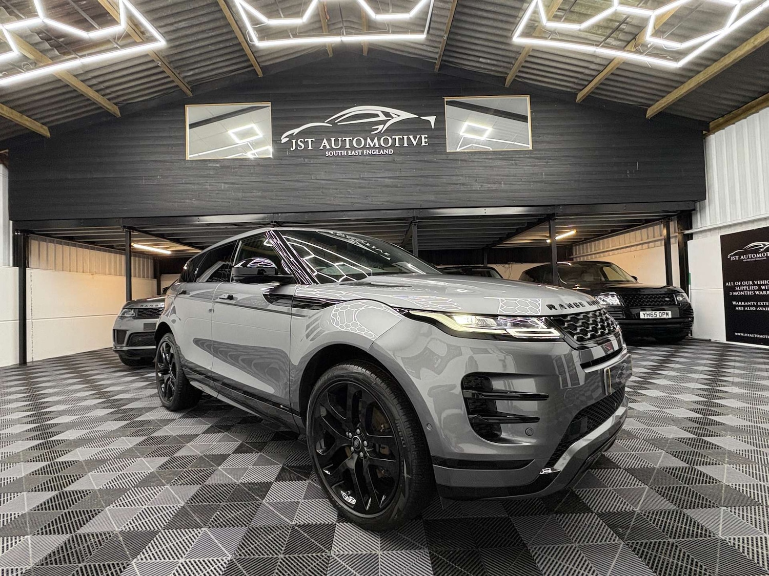 Used Land Rover Range Rover Evoque 2021 for sale - 77087301: Photo 1