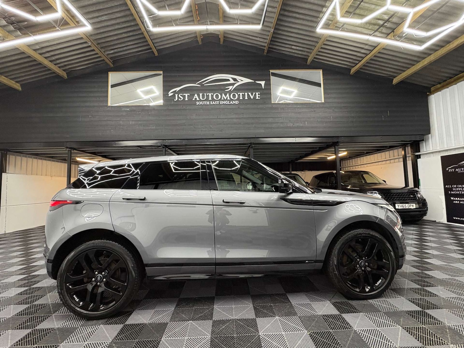 Used Land Rover Range Rover Evoque 2021 for sale - 77087301: Photo 2