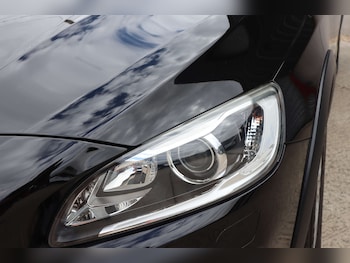 Used Volvo V60 Cross Country 2016 for sale - 79448109: Photo