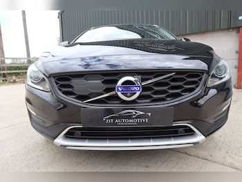 Used Volvo V60 Cross Country 2016 for sale - 79448109: Photo