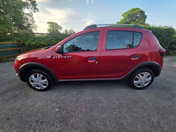 Used Dacia Sandero Stepway 2015 for sale - 79295710: Photo