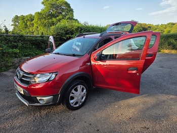Used Dacia Sandero Stepway 2015 for sale - 79295710: Photo