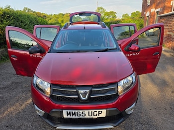 Used Dacia Sandero Stepway 2015 for sale - 79295710: Photo