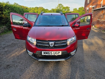 Used Dacia Sandero Stepway 2015 for sale - 79295710: Photo