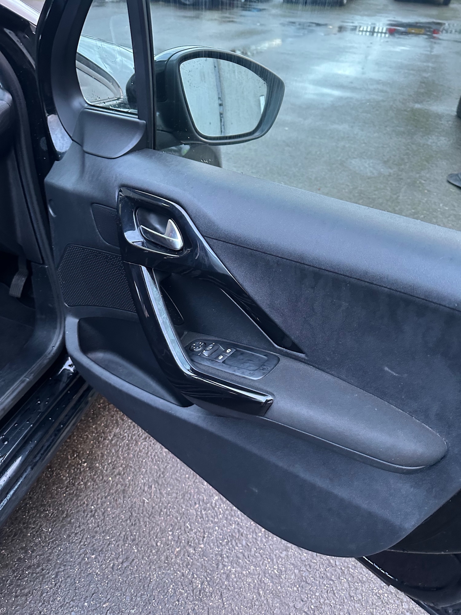 Used Peugeot 208 2016 for sale - 77736975: Photo 21