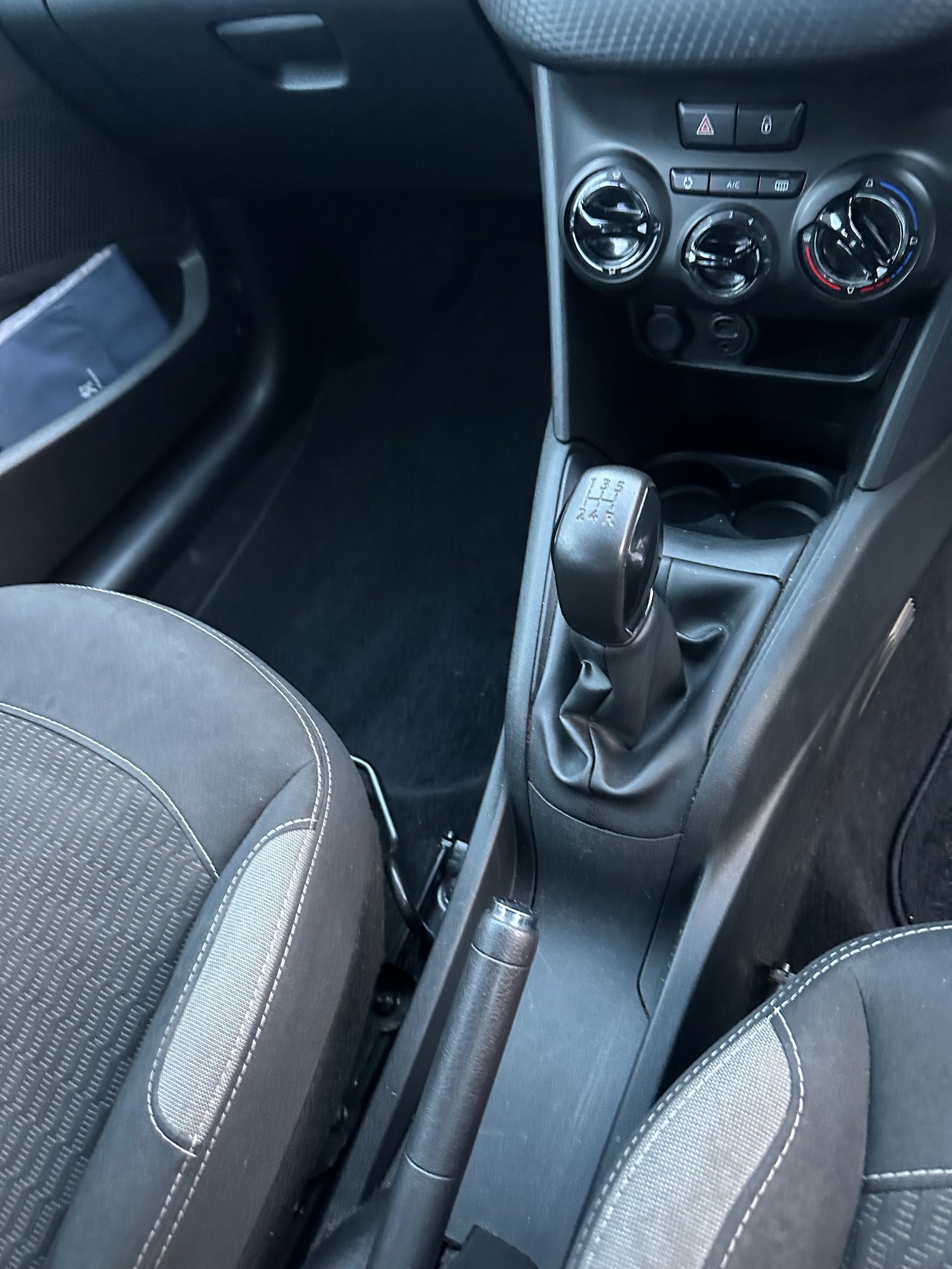 Used Peugeot 208 2016 for sale - 77736975: Photo 25