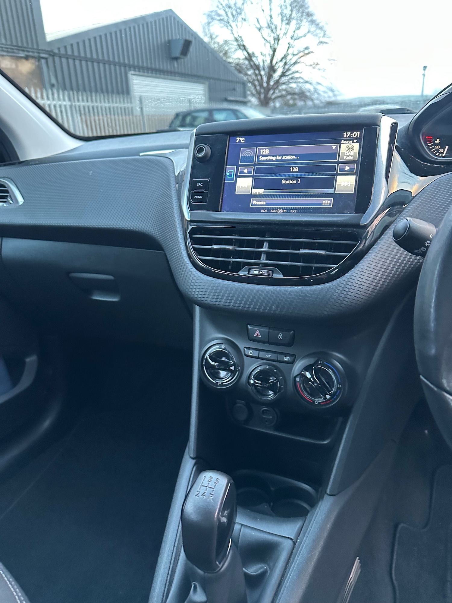 Used Peugeot 208 2016 for sale - 77736975: Photo 26