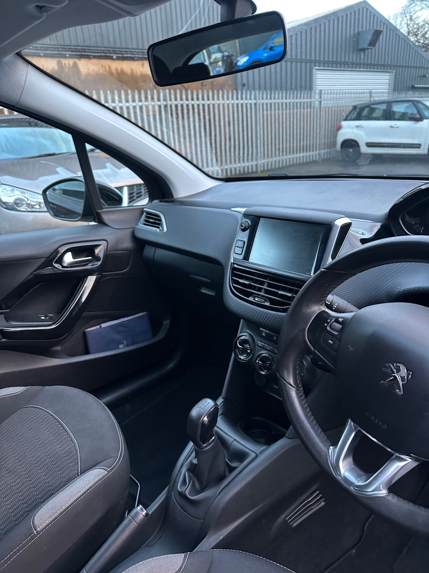 Used Peugeot 208 2016 for sale - 77736975: Photo 27