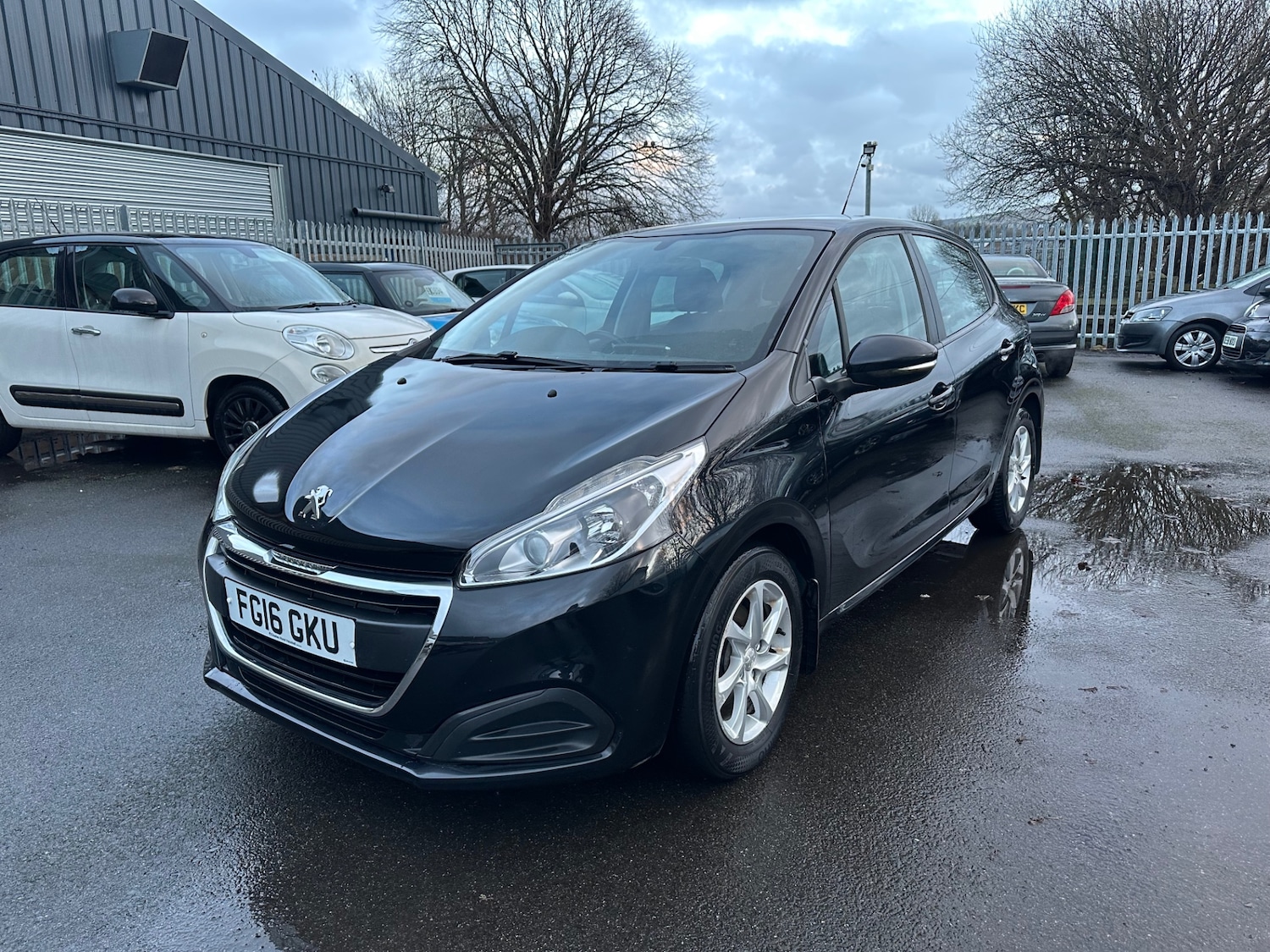 Used Peugeot 208 2016 for sale - 77736975: Photo 3