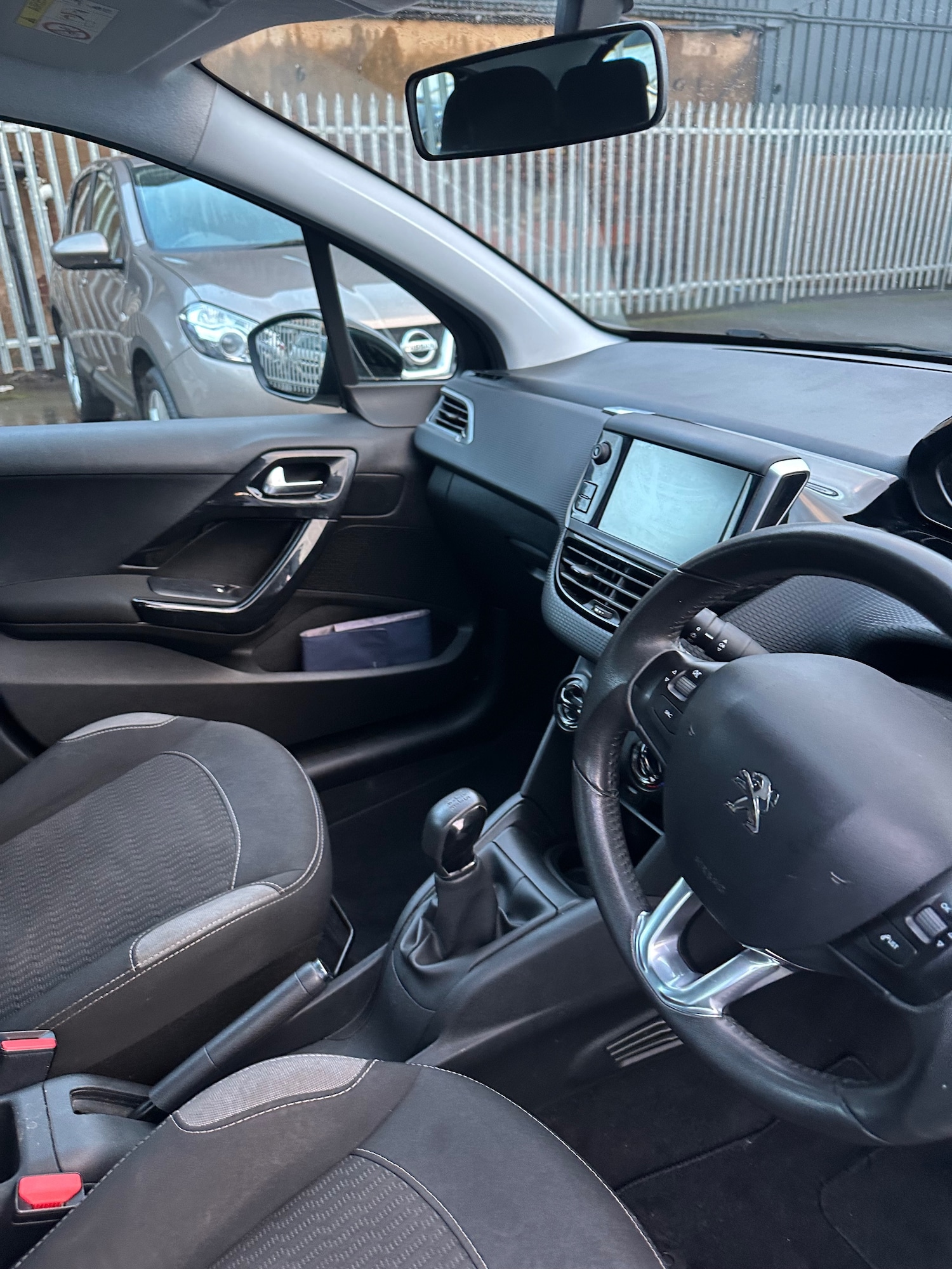 Used Peugeot 208 2016 for sale - 77736975: Photo 32