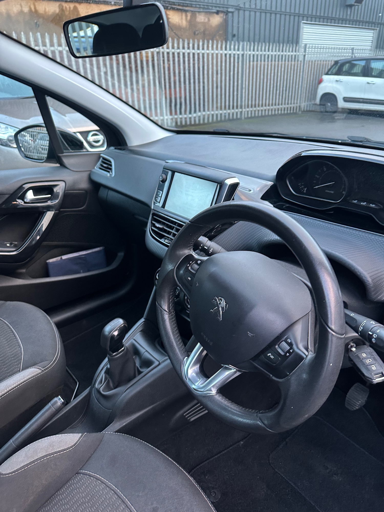 Used Peugeot 208 2016 for sale - 77736975: Photo 33