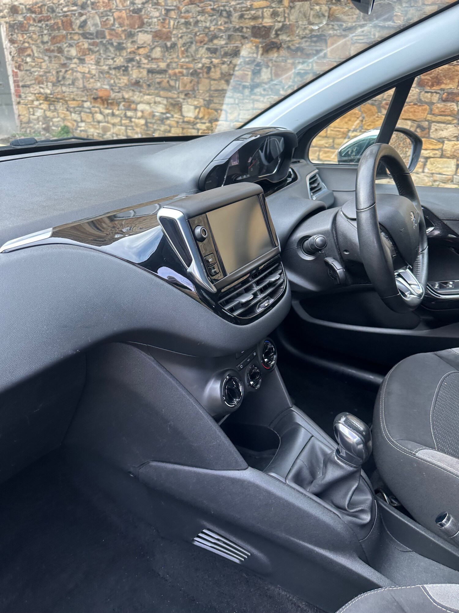 Used Peugeot 208 2014 for sale - 77822528: Photo 19