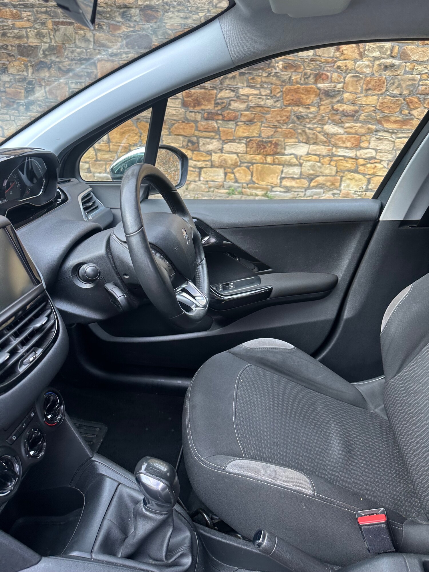 Used Peugeot 208 2014 for sale - 77822528: Photo 20