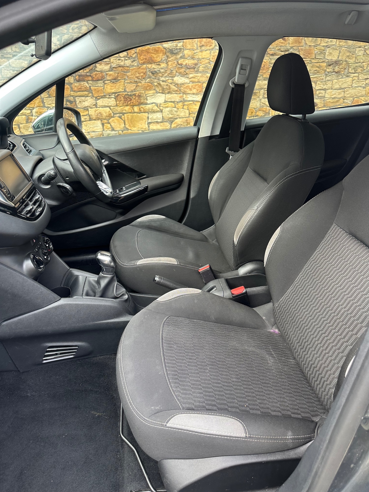 Used Peugeot 208 2014 for sale - 77822528: Photo 21