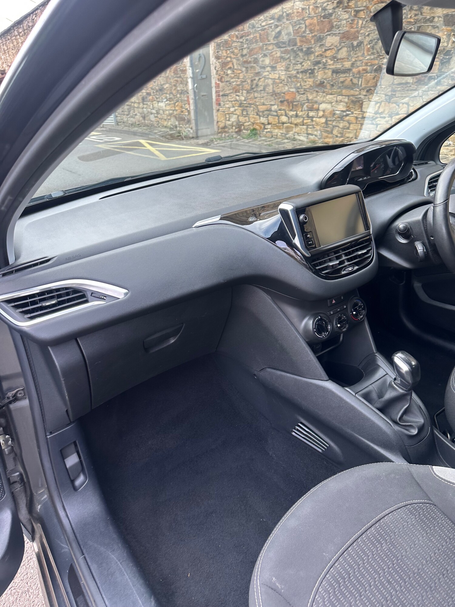 Used Peugeot 208 2014 for sale - 77822528: Photo 23