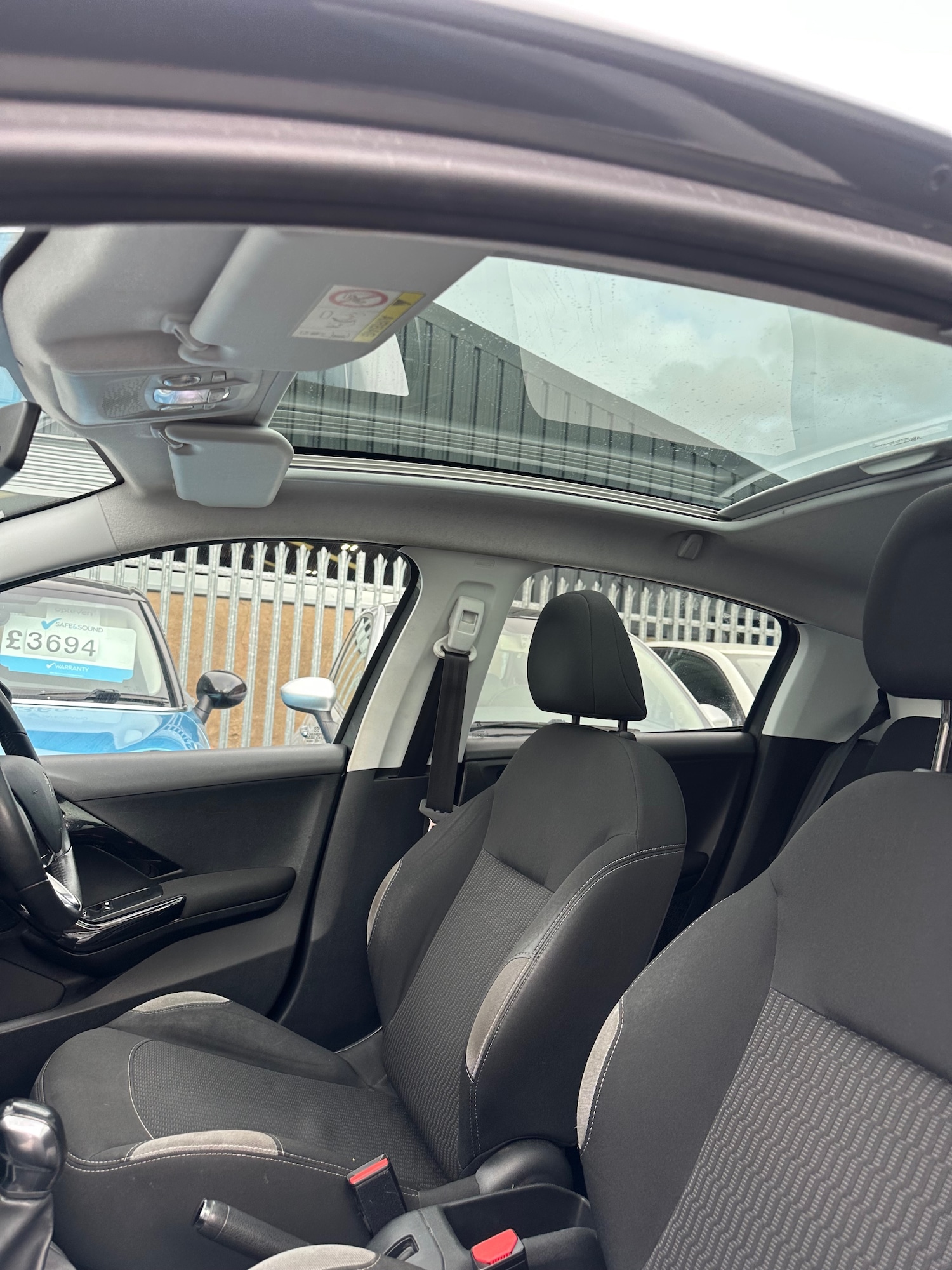 Used Peugeot 208 2014 for sale - 77822528: Photo 24