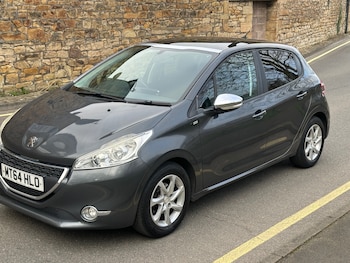 Used Peugeot 208 2014 for sale - 77822528: Photo