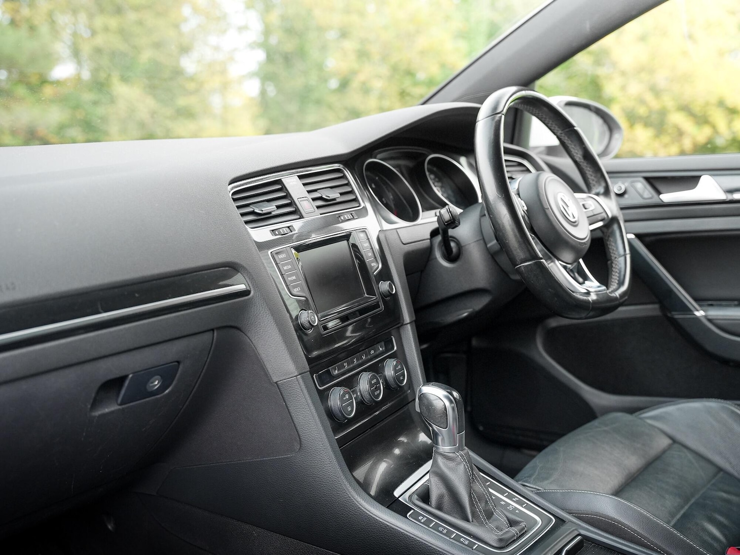 Used Volkswagen Golf 2014 for sale - 76432304: Photo 15