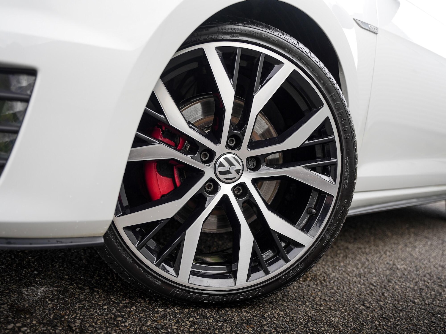 Used Volkswagen Golf 2014 for sale - 76432304: Photo 2