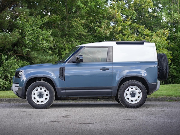 Used Land Rover Defender 90 2021 for sale - 74311517: Photo 34