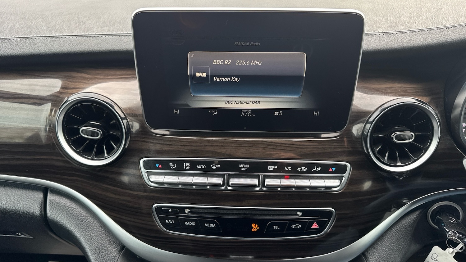 Used Mercedes-Benz V-Class 2020 for sale - 77545571: Photo 12