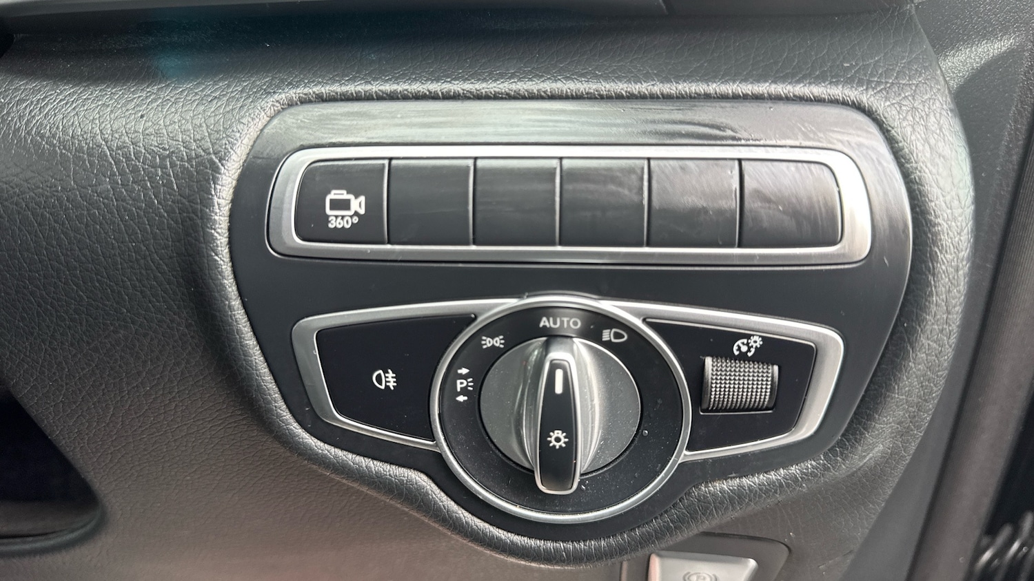 Used Mercedes-Benz V-Class 2020 for sale - 77545571: Photo 31