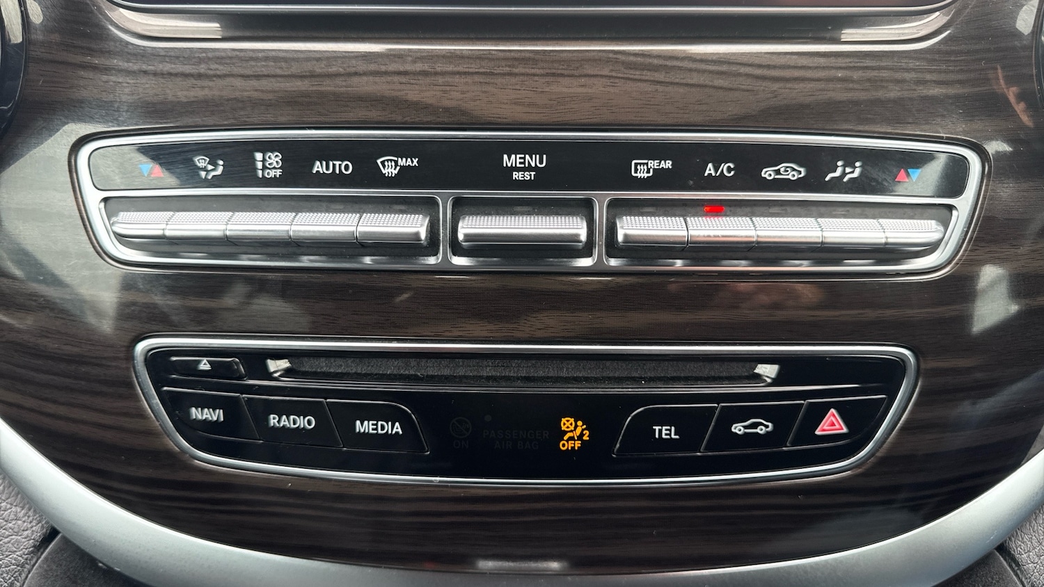 Used Mercedes-Benz V-Class 2020 for sale - 77545571: Photo 35