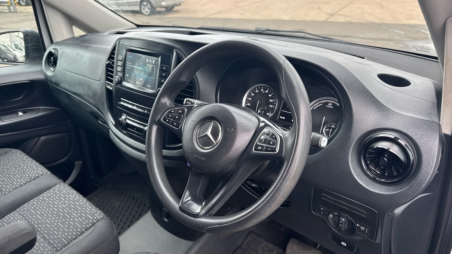 Used Mercedes-Benz Vito 2022 for sale - 77380738: Photo 11