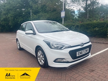 Used Hyundai i20 2017 for sale - 76660017: Photo
