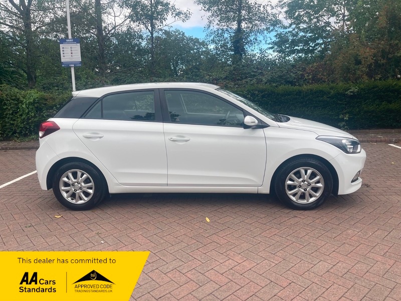 Used Hyundai i20 2017 for sale - 76660017: Photo 8