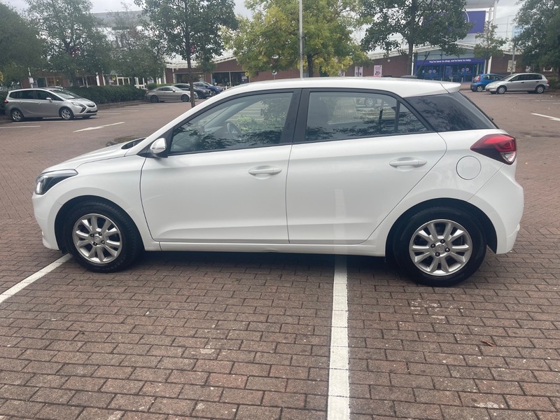 Used Hyundai i20 2017 for sale - 76660017: Photo 9