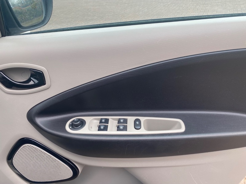 Used Renault Zoe 2014 for sale - 77668120: Photo 9