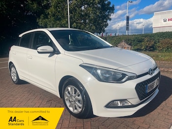 Used Hyundai i20 2016 for sale - 76660016: Photo