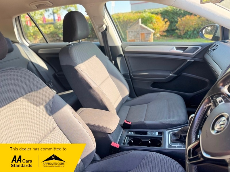 Used Volkswagen Golf 2014 for sale - 76660021: Photo 19