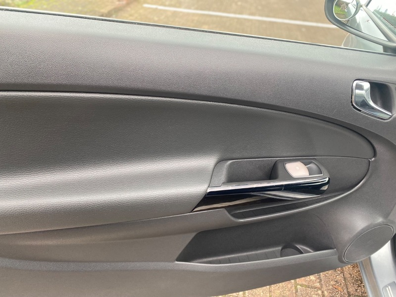 Used Vauxhall Corsa 2010 for sale - 77384895: Photo 12
