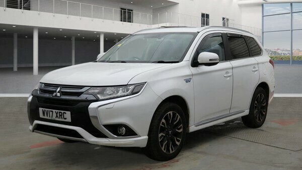 Used Mitsubishi Outlander 2017 for sale - 77584187: Photo 2