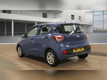 Used Hyundai i10 2017 for sale - 77370361: Photo
