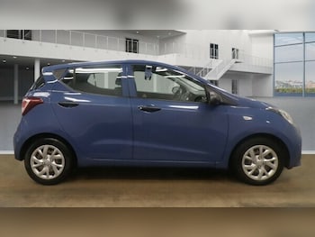 Used Hyundai i10 2017 for sale - 77370361: Photo