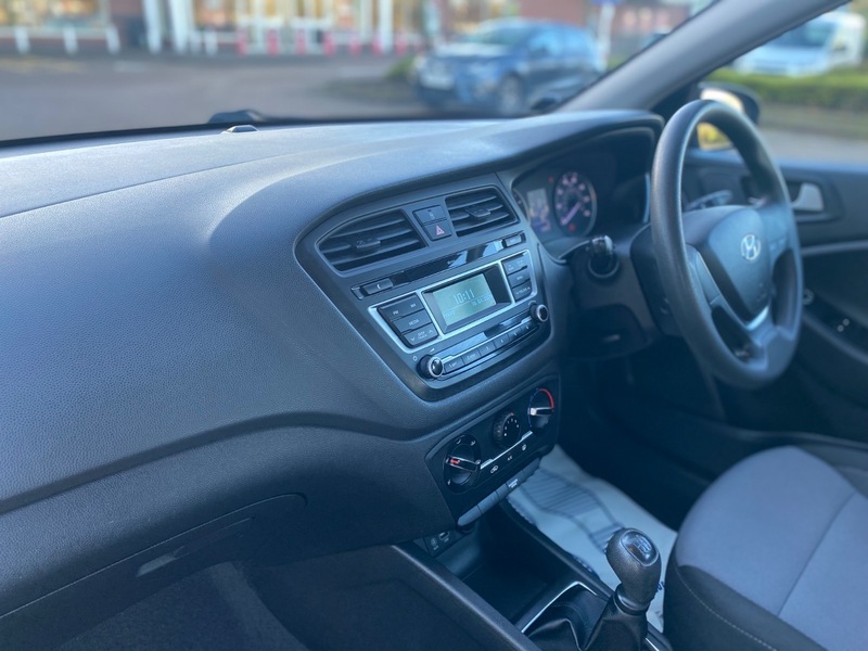 Used Hyundai i20 2017 for sale - 77200988: Photo 15