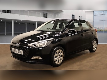 Used Hyundai i20 2017 for sale - 77200988: Photo