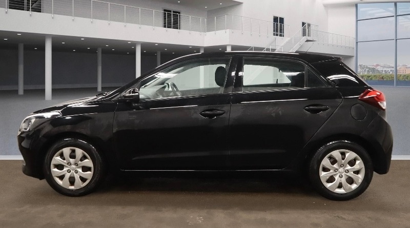 Used Hyundai i20 2017 for sale - 77200988: Photo 3