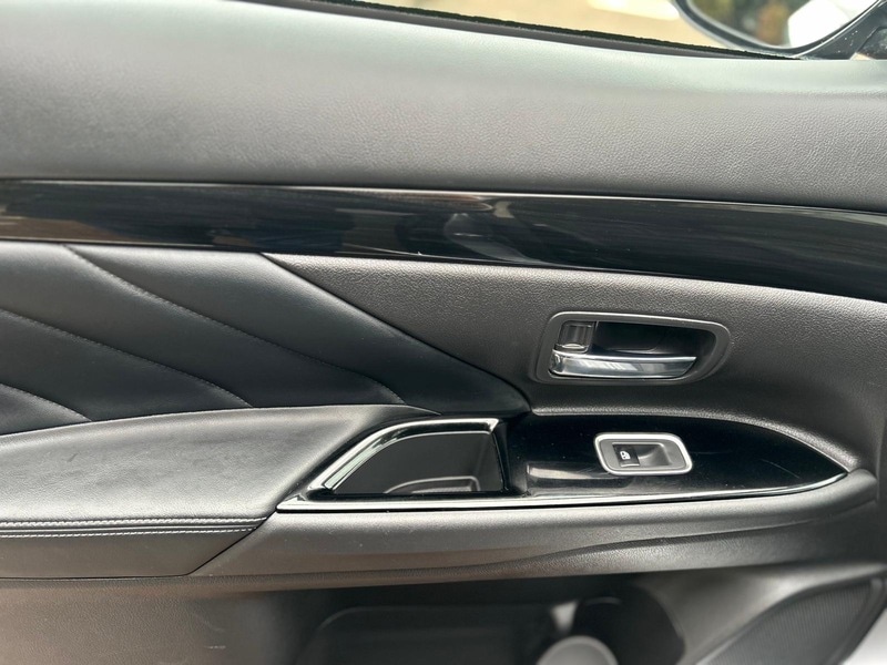 Used Mitsubishi Outlander 2017 for sale - 76660033: Photo 18