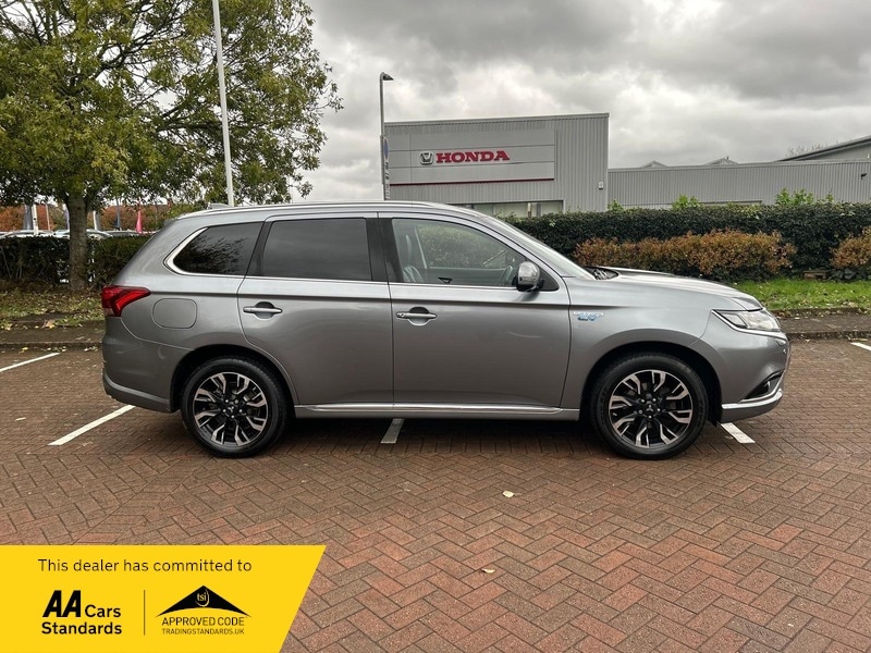 Used Mitsubishi Outlander 2017 for sale - 76660033: Photo 4