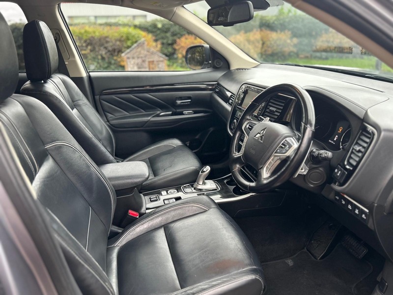 Used Mitsubishi Outlander 2017 for sale - 76660033: Photo 9