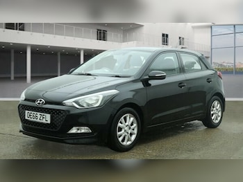 Used Hyundai i20 2017 for sale - 77370363: Photo